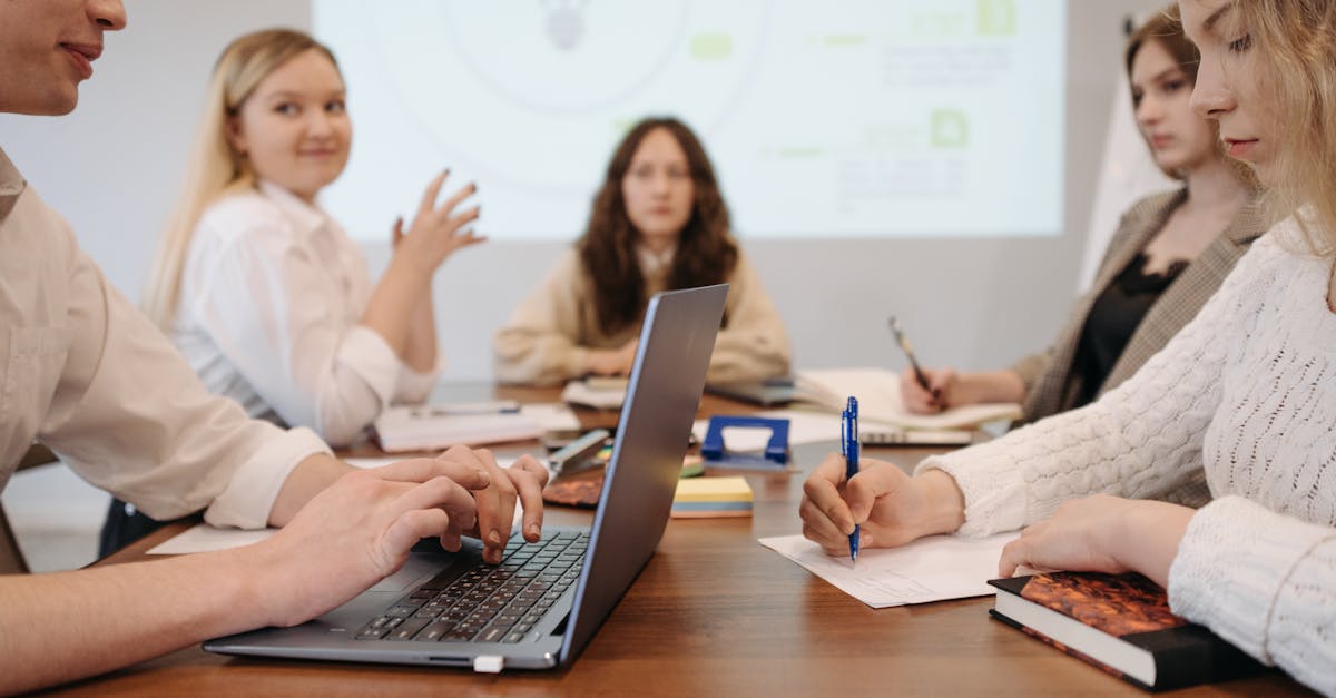 西部数码实名账号：实名制在智能家居、生活服务中的应用